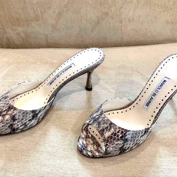 SOLD! NIB Manolo Blahnik Open Toe Mules - Picture 5 of 10